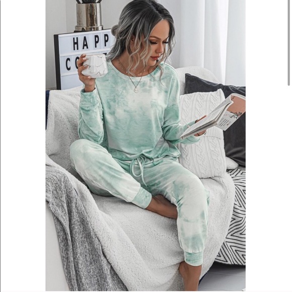 Green Tie Dye Lounge Set - Picture 2 of 3